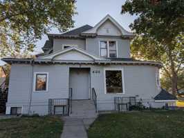 featured image of 425 5th St