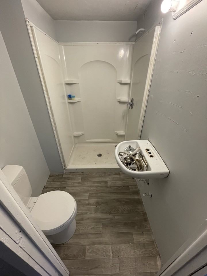 1110 Edgar St - Photo 3 of 9