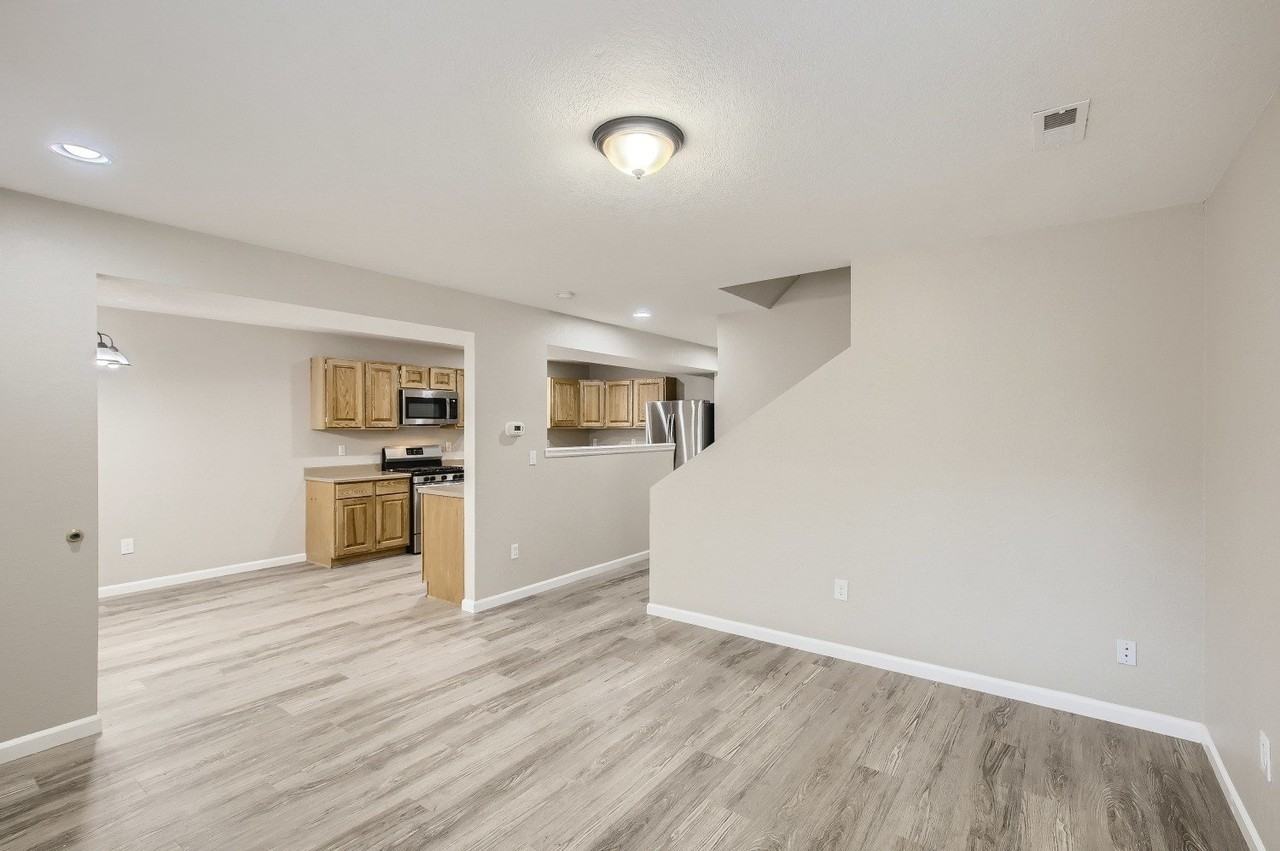 303 Sweet Valley Ct - Photo 7 of 24