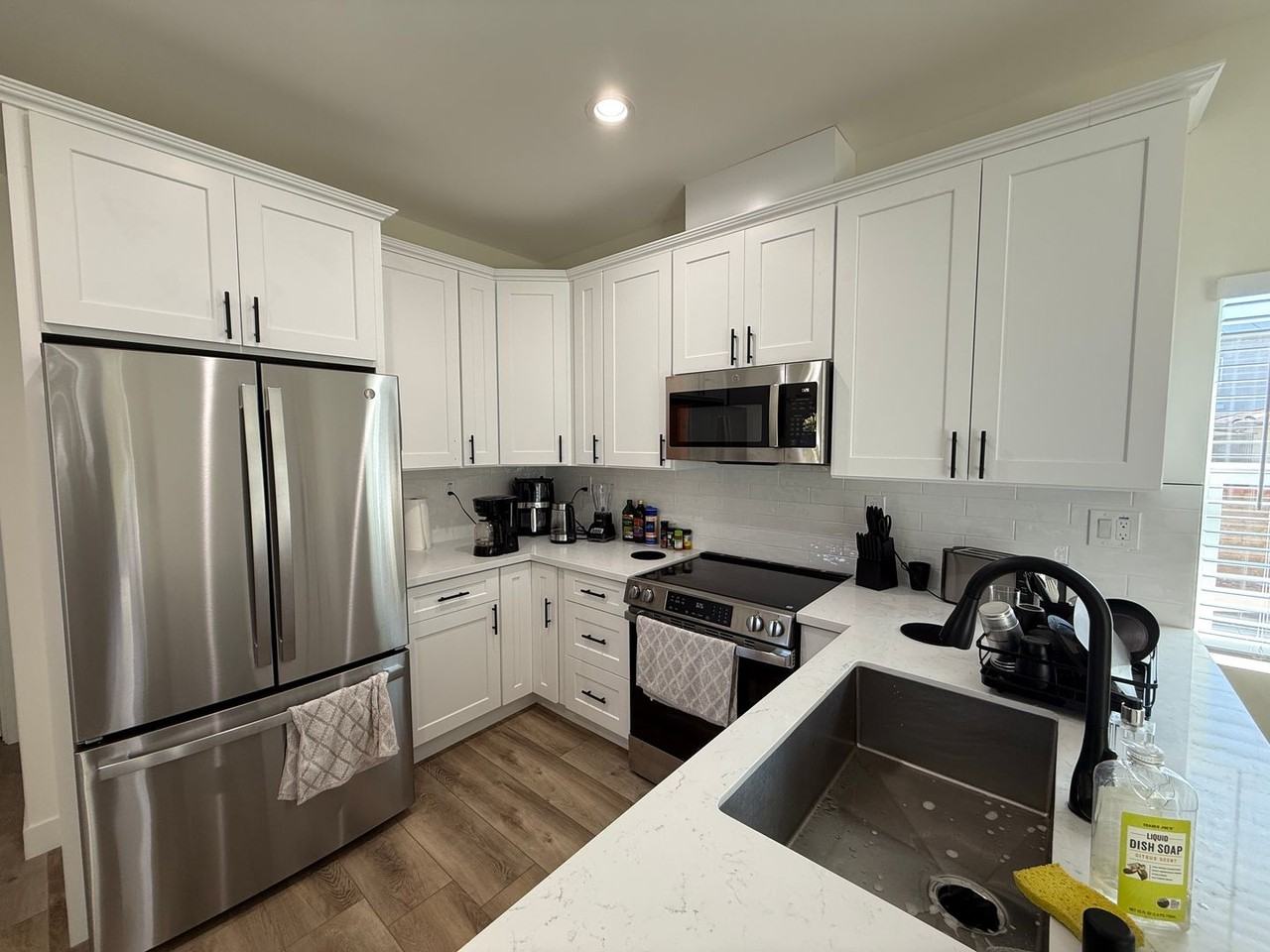 6257 Stewart St - Photo 3 of 15