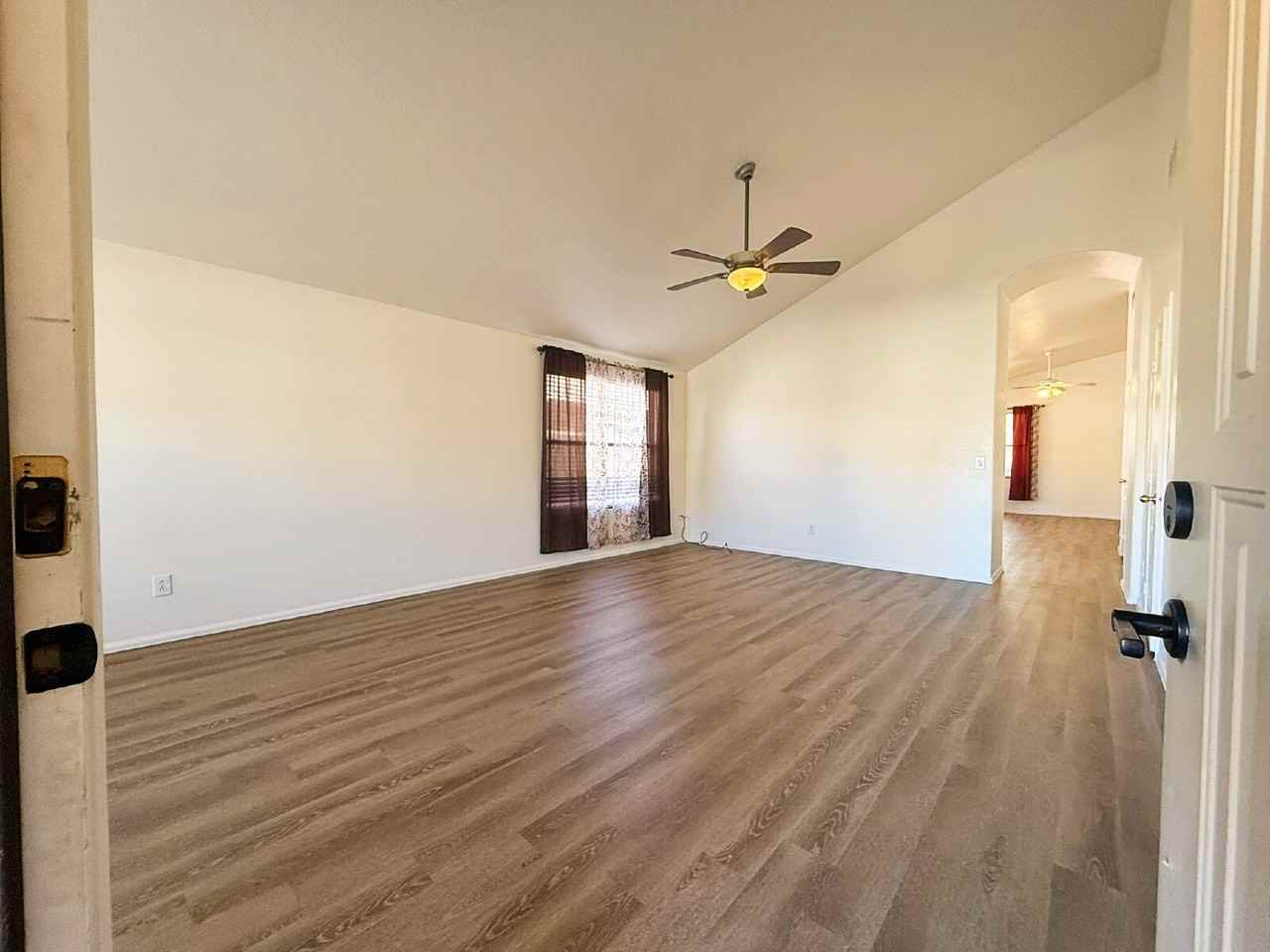 10233 W Country Club Trl - Photo 3 of 27