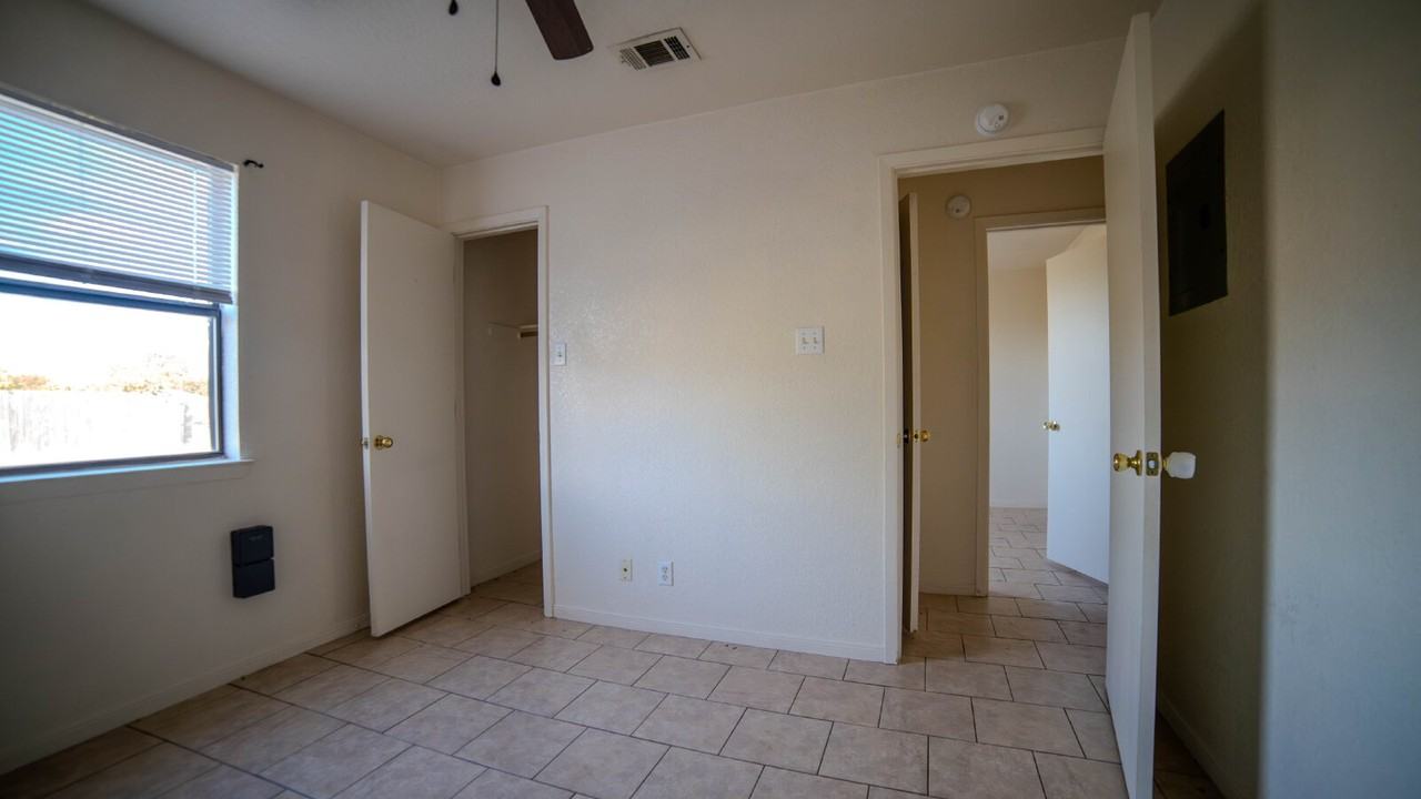 1103 Circle M Dr Apt B - Photo 7 of 13