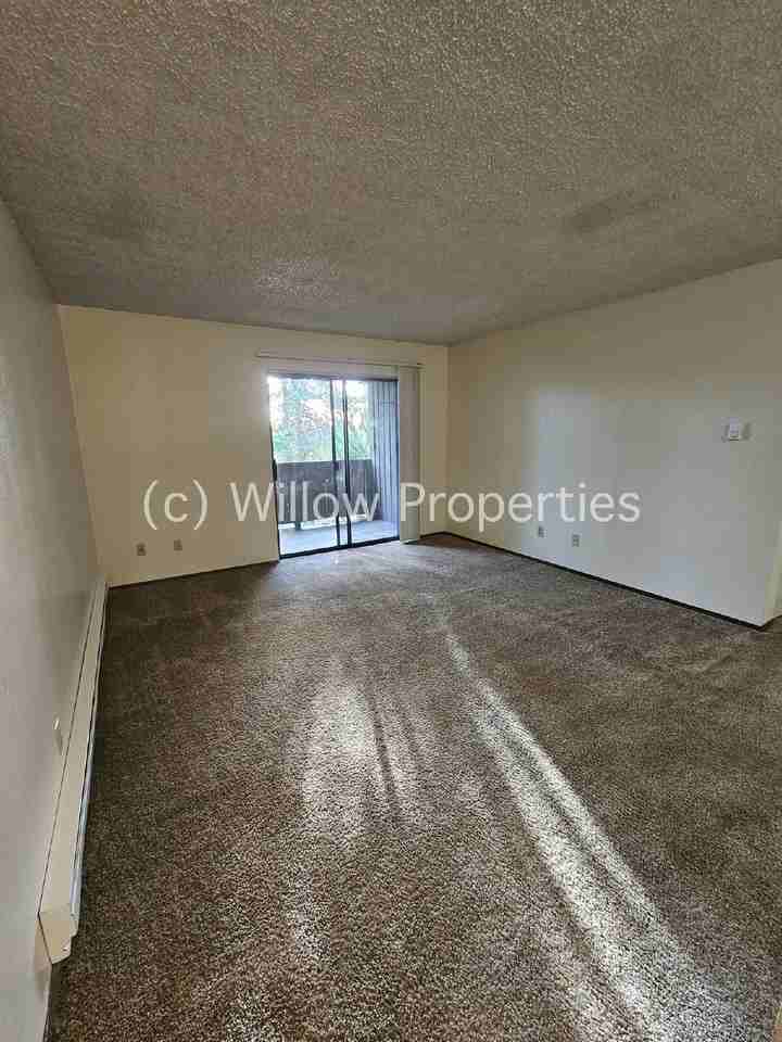 1505 N Visscher St Apt P204 - Photo 2 of 8