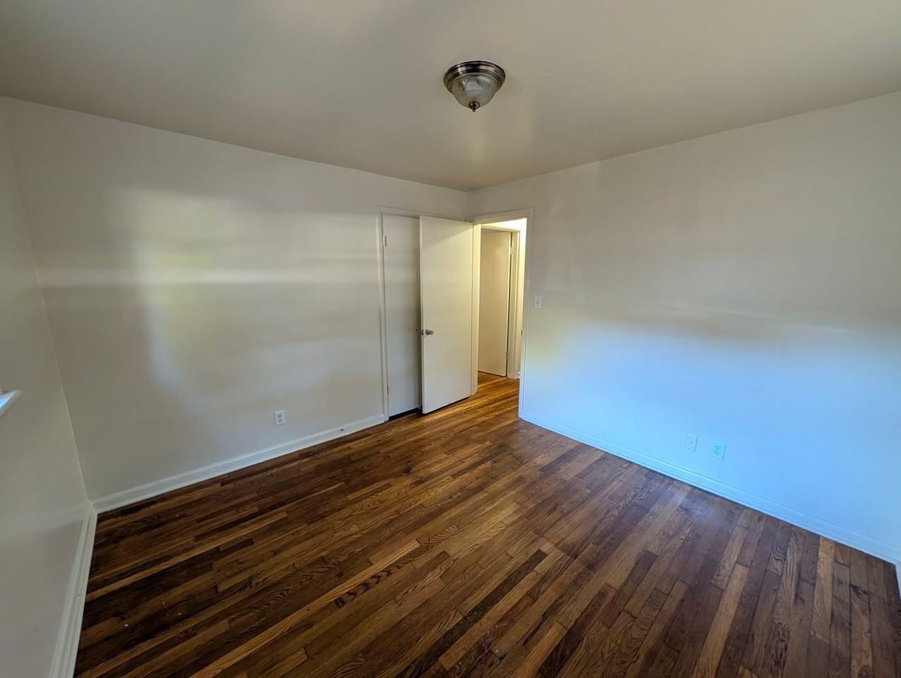 2311 Plantation Dr - Photo 6 of 9