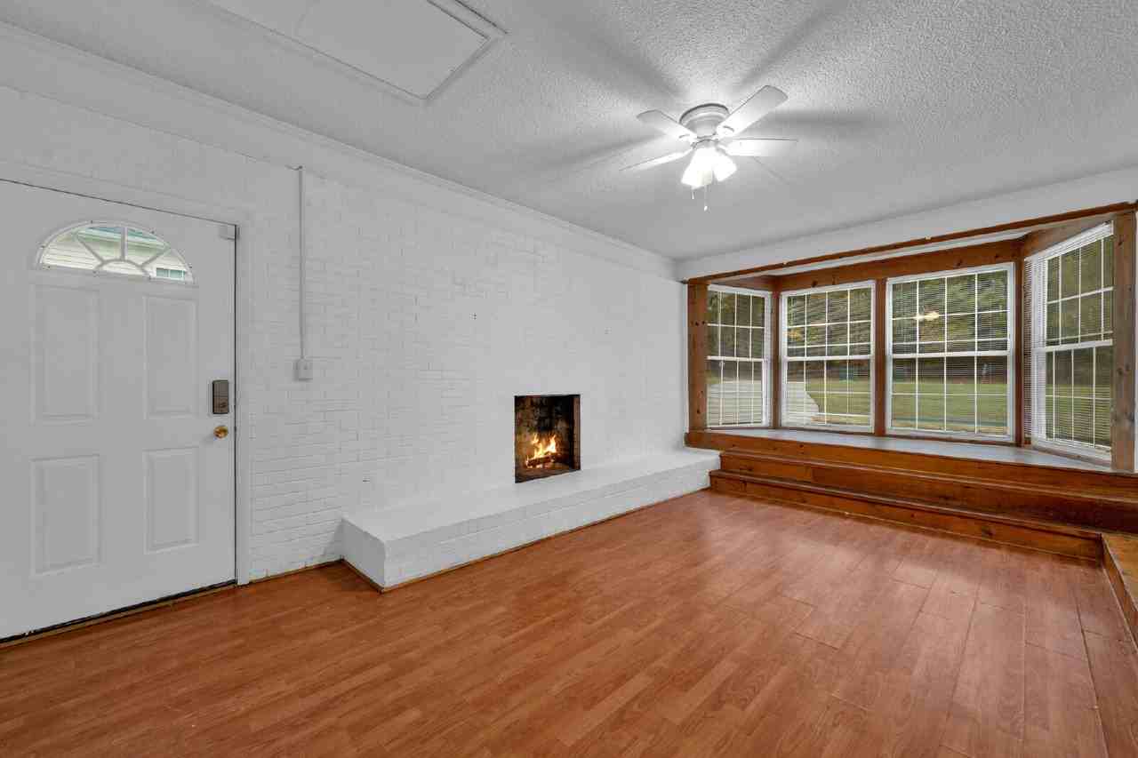 212 Ebon Rd - Photo 3 of 30