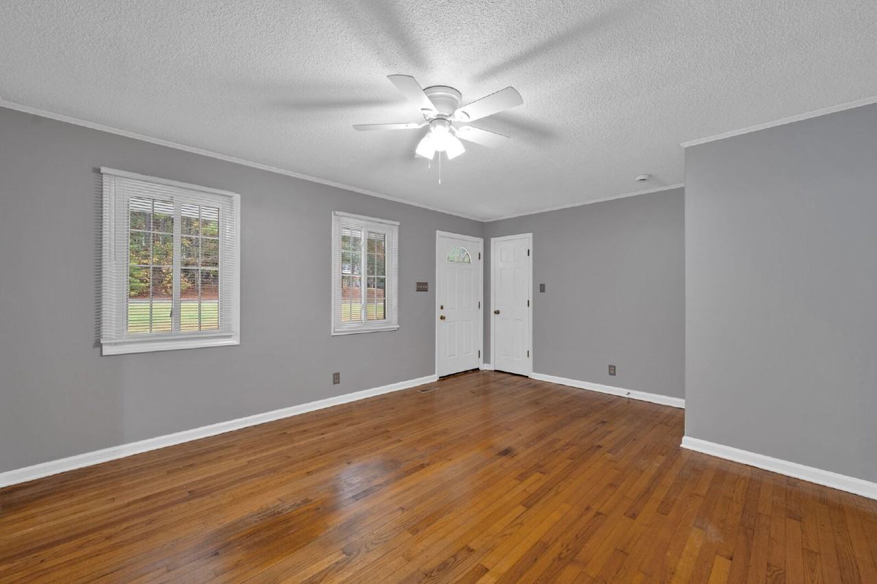 212 Ebon Rd - Photo 7 of 30