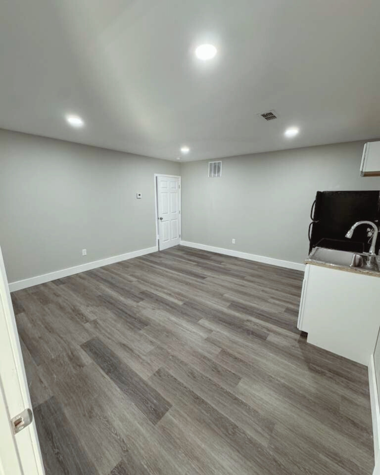 555 Paines Ave Nw #2 - Photo 2 of 10