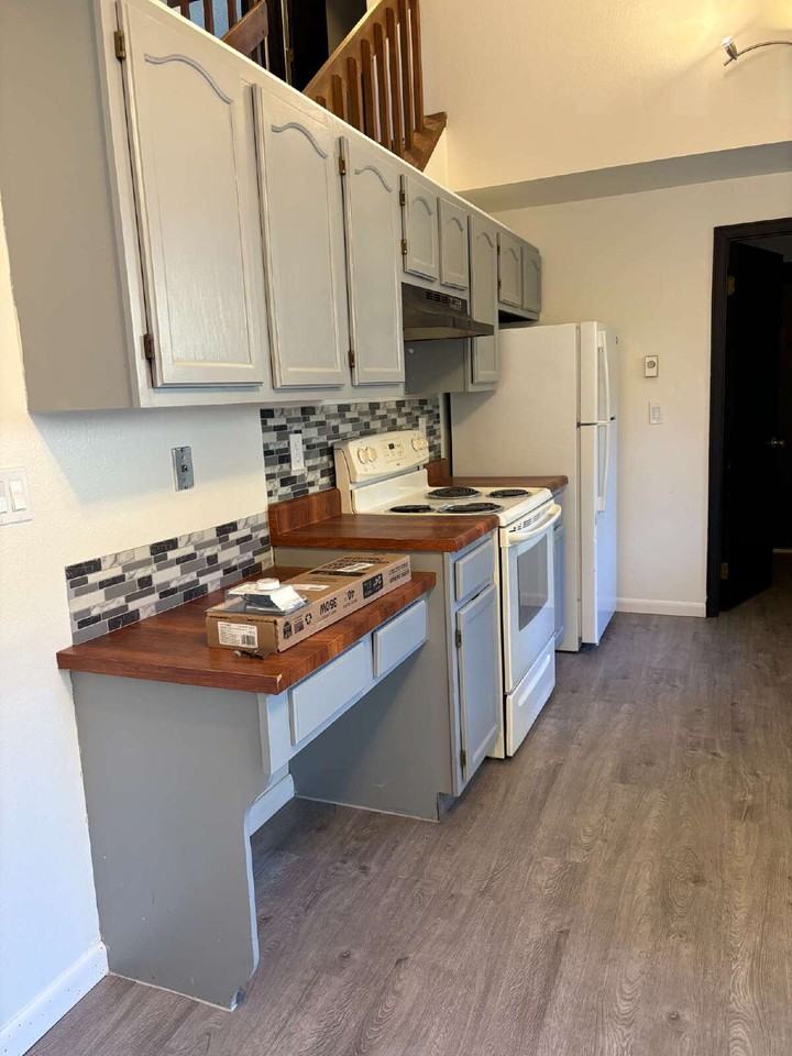 842 Bennett Ave - Photo 6 of 12