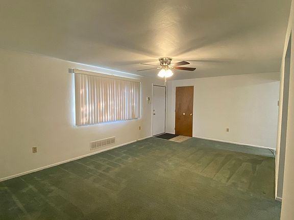 1046 Greentree Rd - Photo 3 of 39