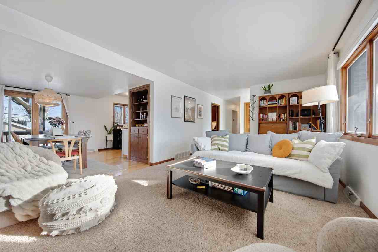 3109 Wendhurst Avenue - Photo 5 of 20