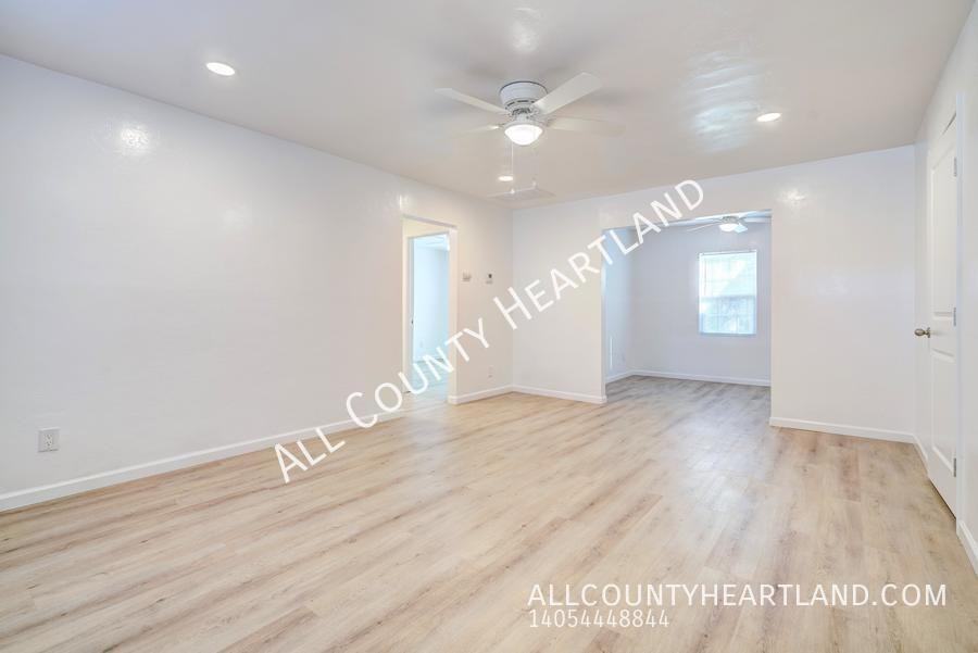 1752 Ne 20th St - Photo 3 of 16