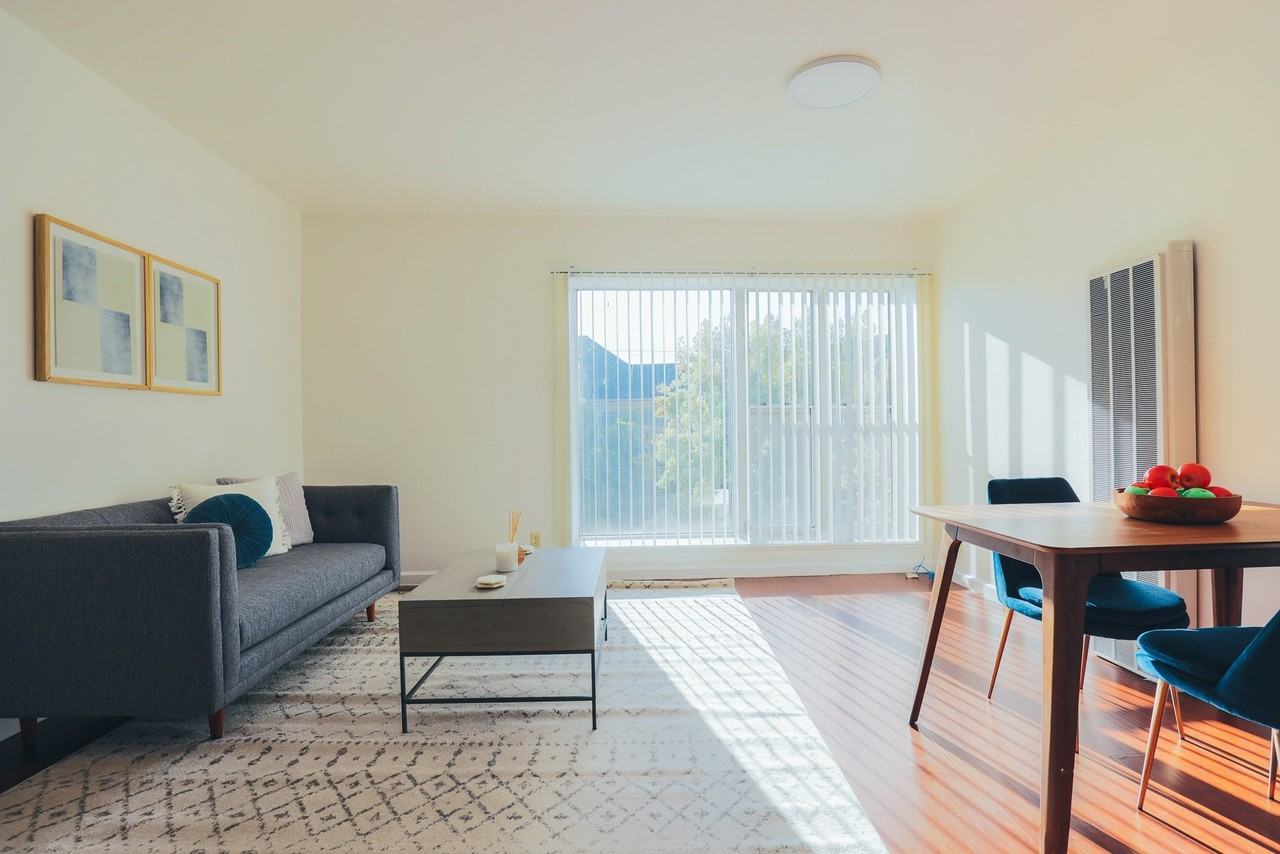 800-818 E 20th Street - Photo 5 of 17