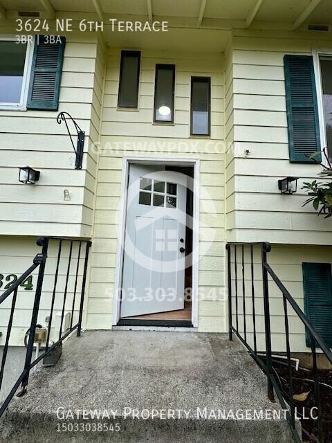 3624 Northeast 6th Terrace - Photo 3 of 39