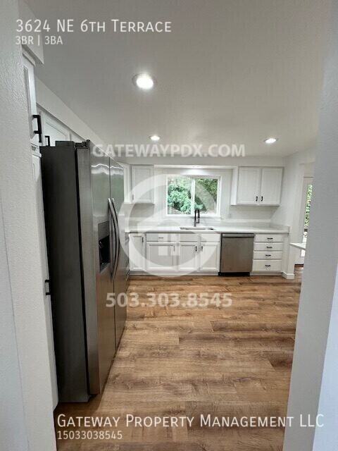 3624 Northeast 6th Terrace - Photo 6 of 39