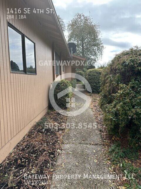 1416 Se 4th St - Photo 3 of 29