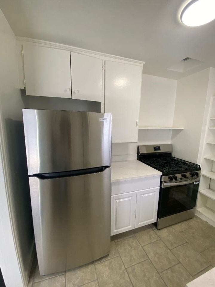 Modern 1BR with Balcony & Parking – Live the LA Lifestyle at 221 Union #16 - Photo 6 of 7