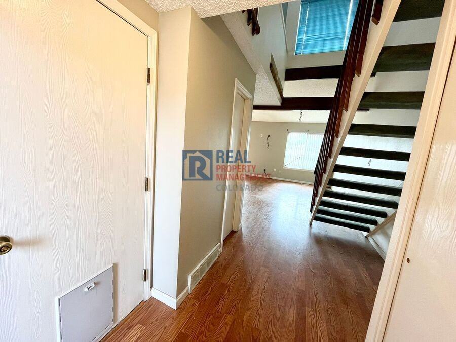 4568 Excalibur Ct - Photo 3 of 20