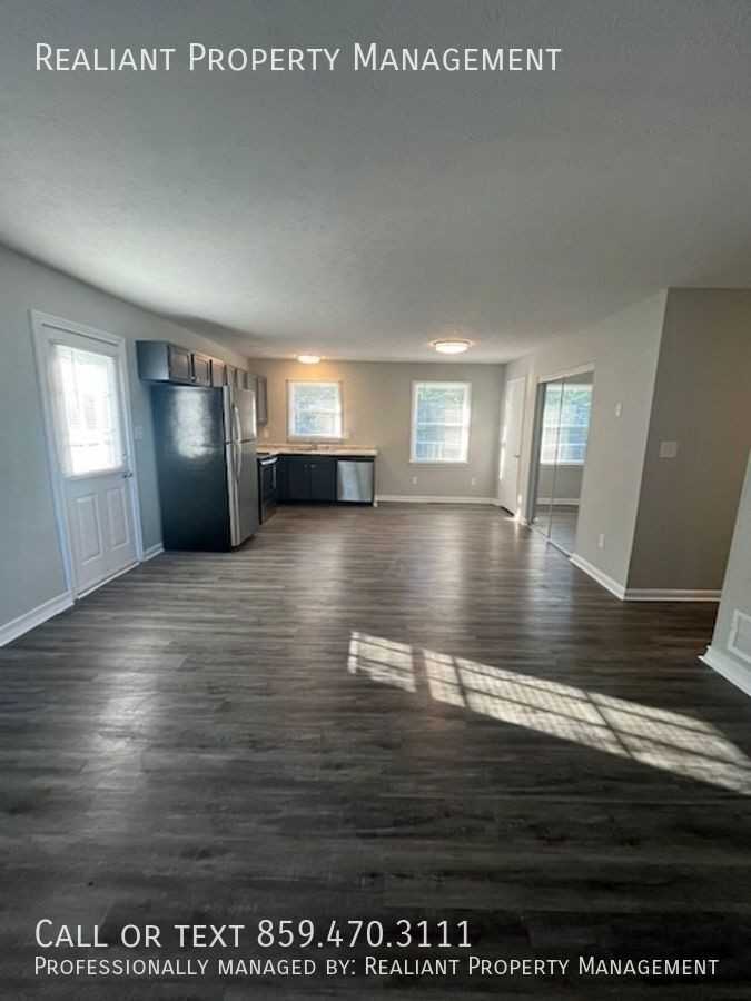 617 Barefoot Drive - Photo 3 of 13