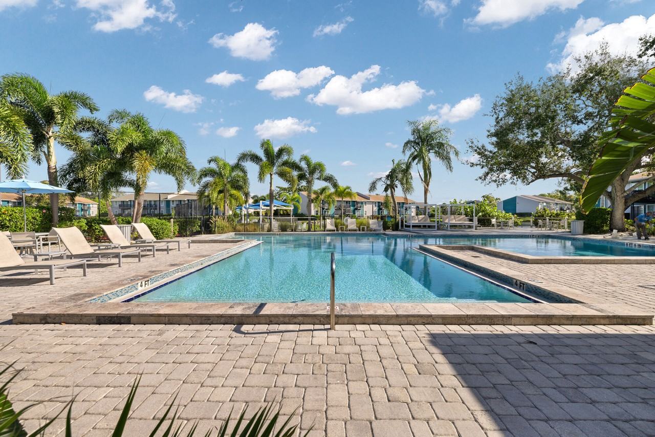 Trellis at the Lakes - Photo 2 of 31