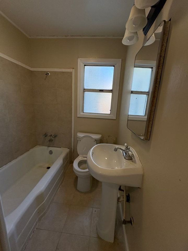 130 S 6th St - Photo 4 of 6