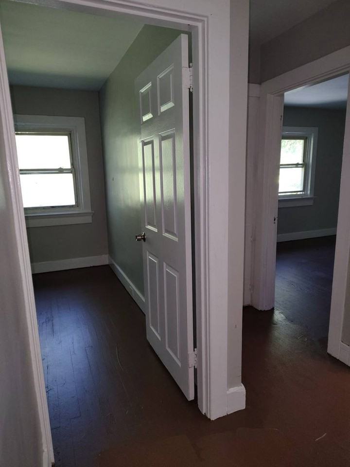 1928 W Grand Ave - Photo 3 of 6