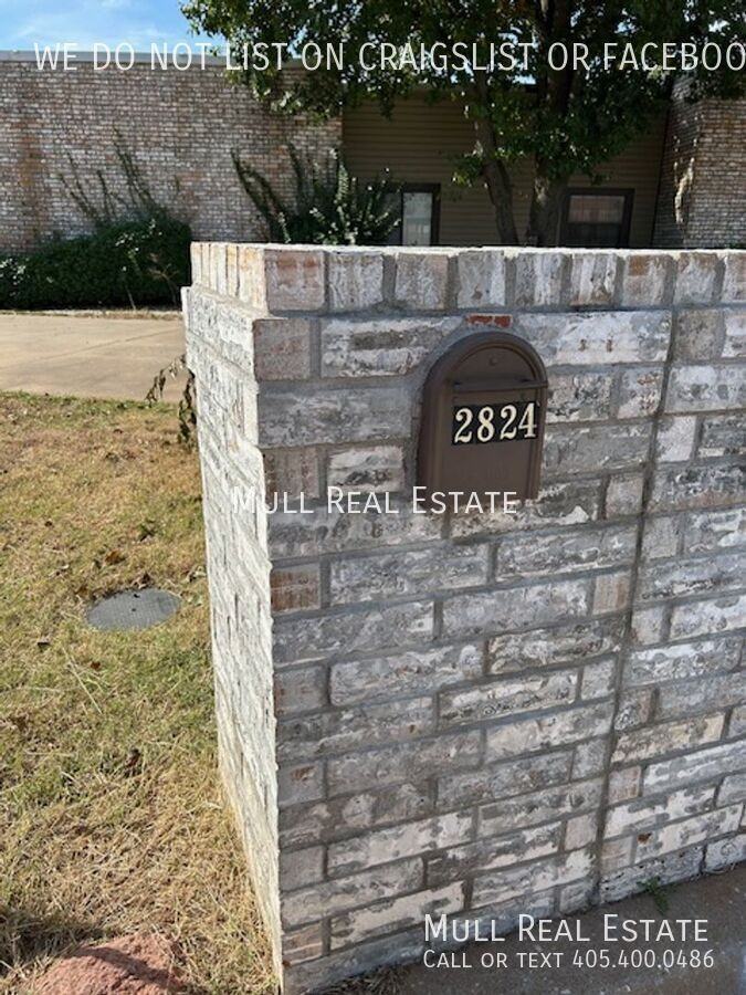 2824 Silvertree Drive - Photo 4 of 37