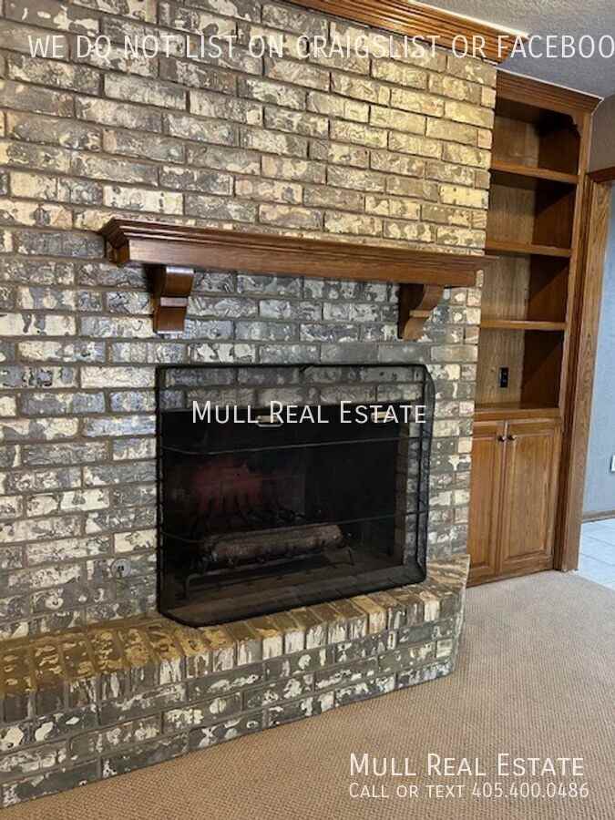 2824 Silvertree Drive - Photo 7 of 37