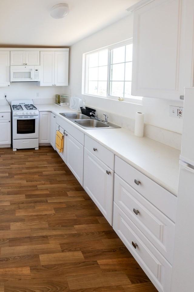 16699 Cowell Street - Photo 3 of 10