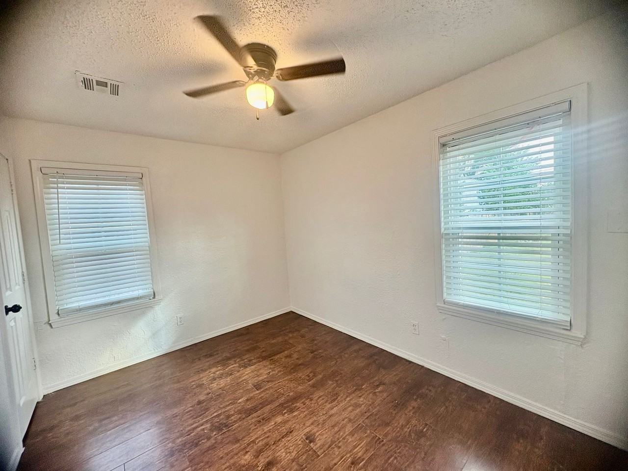 1228 Parkway Drive - Photo 6 of 20