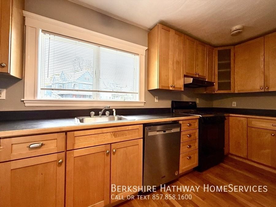 881 Broadway #2 - Photo 3 of 12