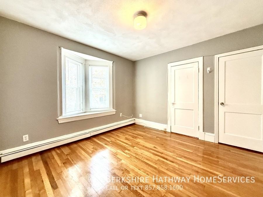 881 Broadway #2 - Photo 6 of 12