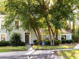 featured image of 1105 Fountain Lake Dr