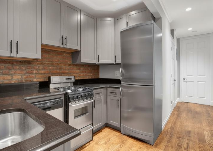 273 E 10th St #2 - Photo 7 of 9