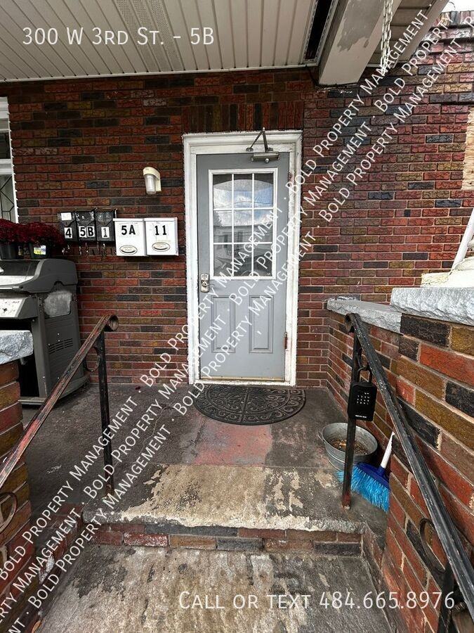 300 W 3rd St #5B - Photo 3 of 8