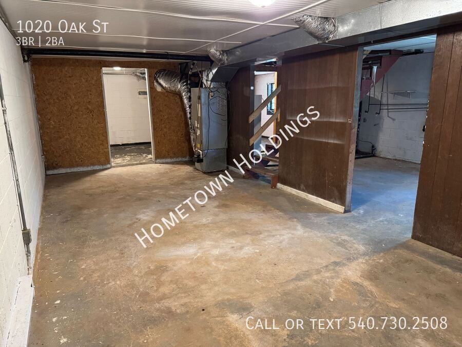 1020 Oak Street - Photo 2 of 13