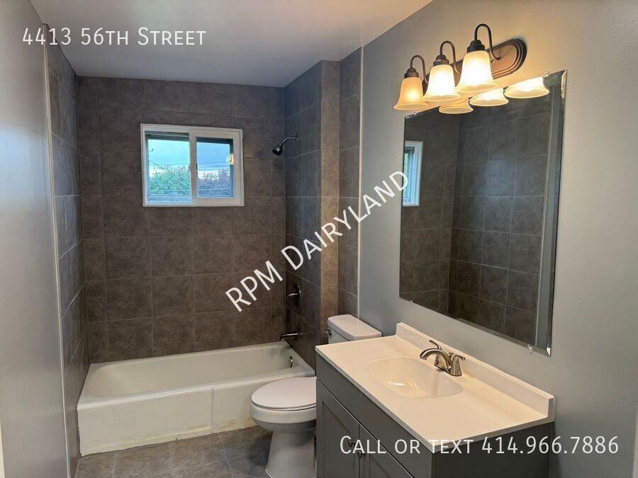 4413 56th Street - Photo 4 of 19