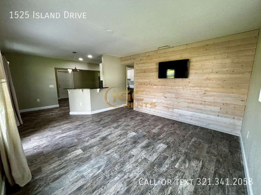 1525 Island Drive - Photo 3 of 19