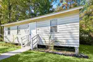 featured image of 206 Sunset Dr