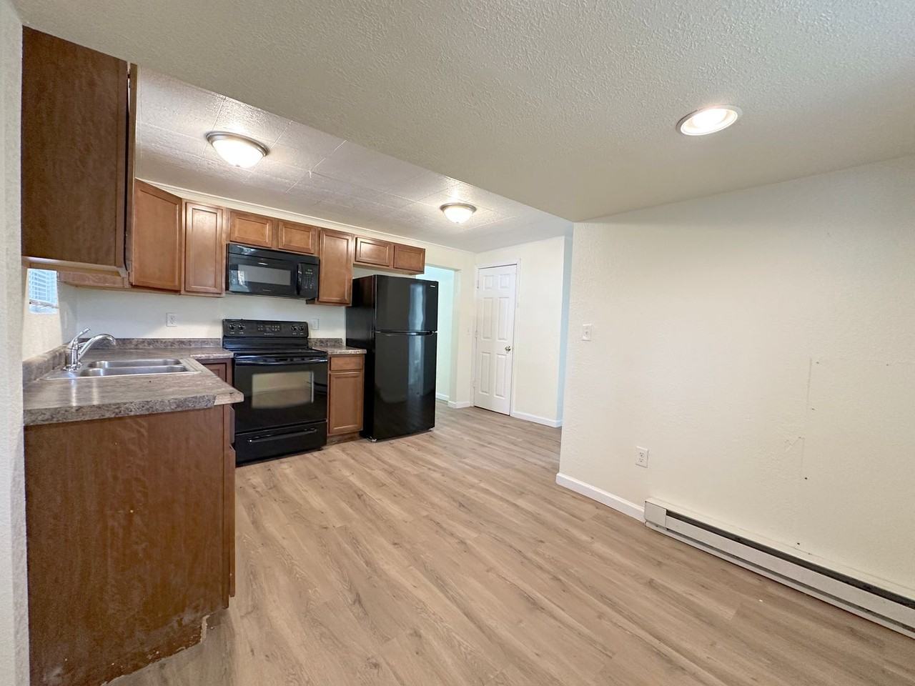 532 12th St Se - Photo 3 of 15