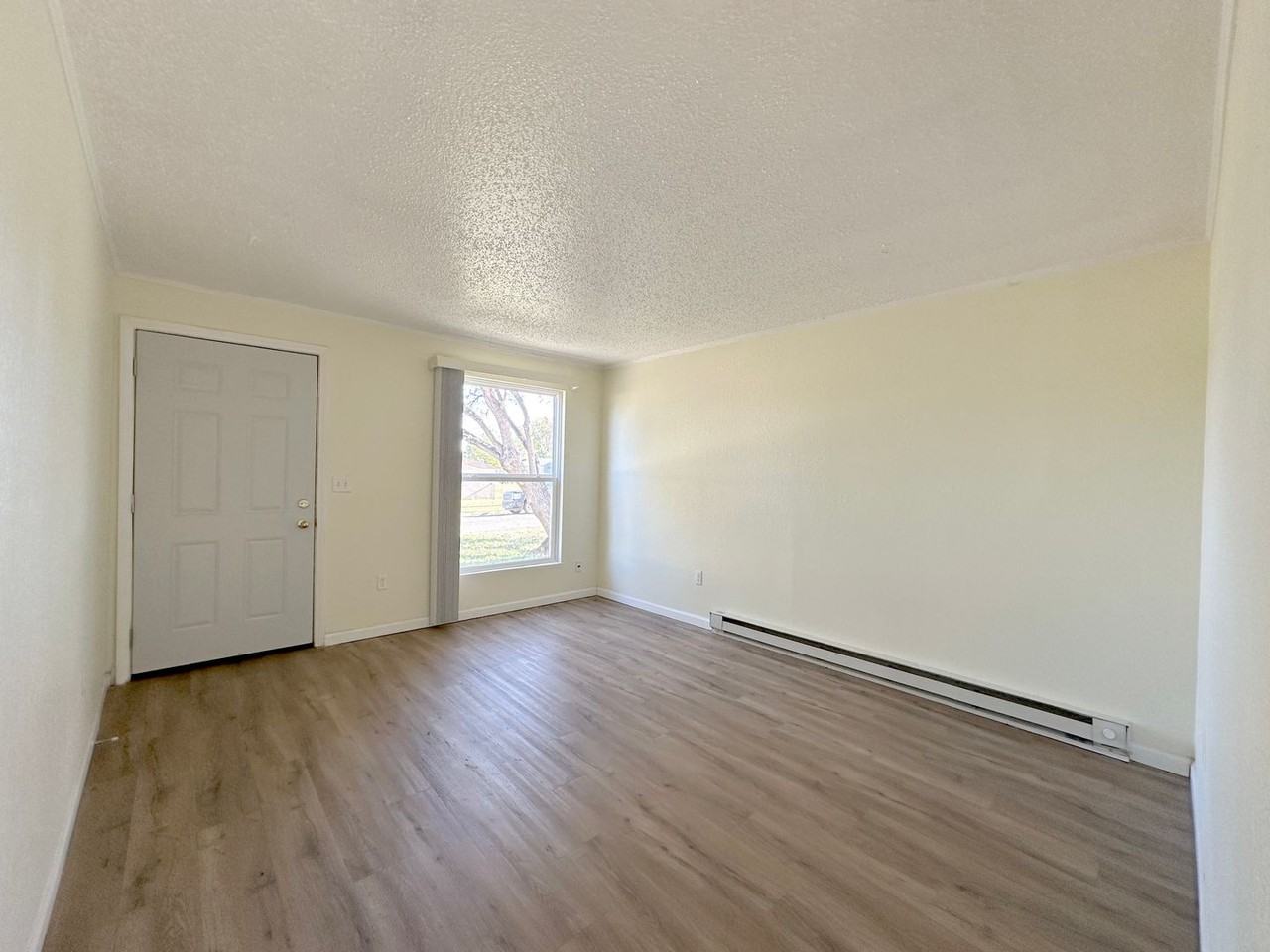 532 12th St Se - Photo 5 of 15