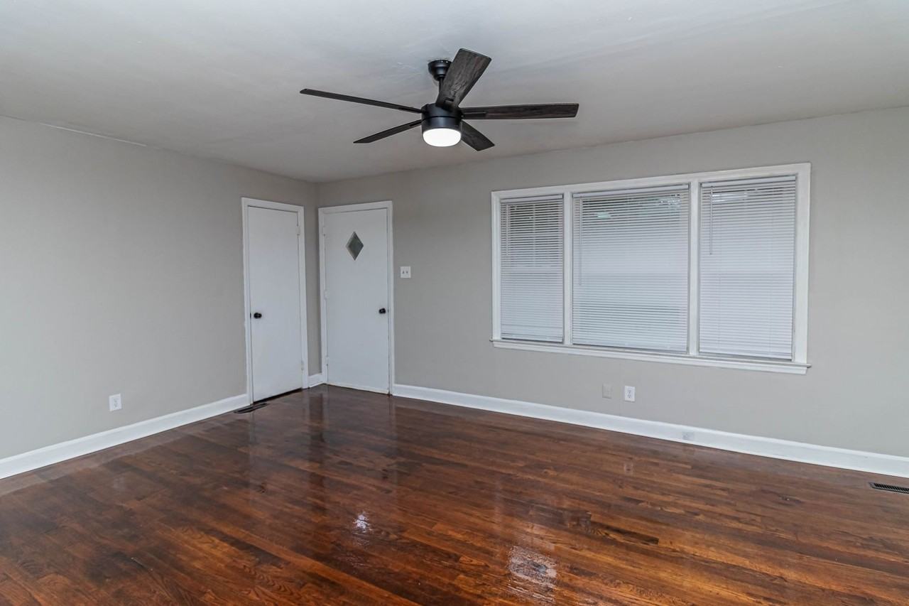 909 South Best Street - Photo 7 of 25