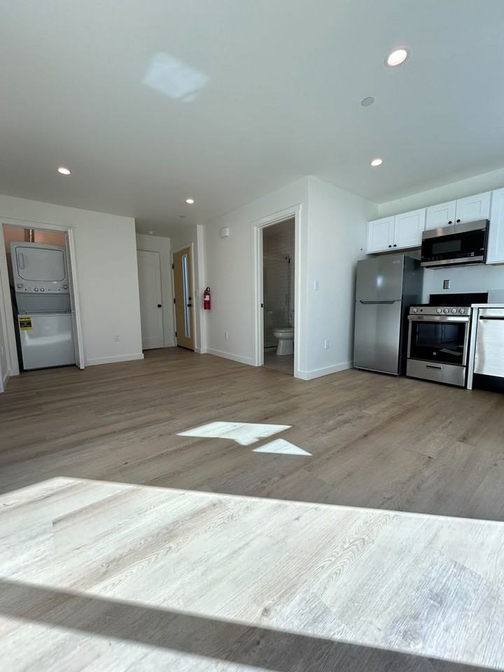 387 Lemon Street - Photo 6 of 22