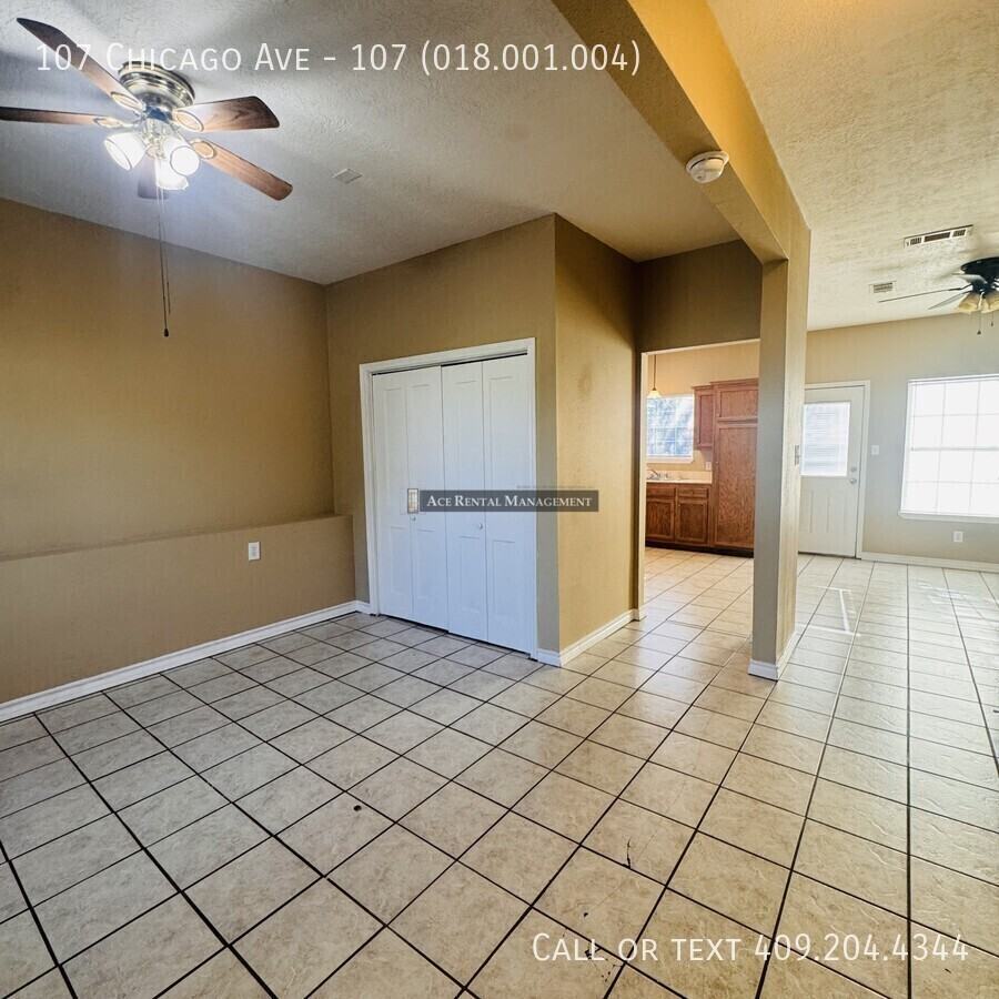 107 Chicago Ave - Photo 2 of 15