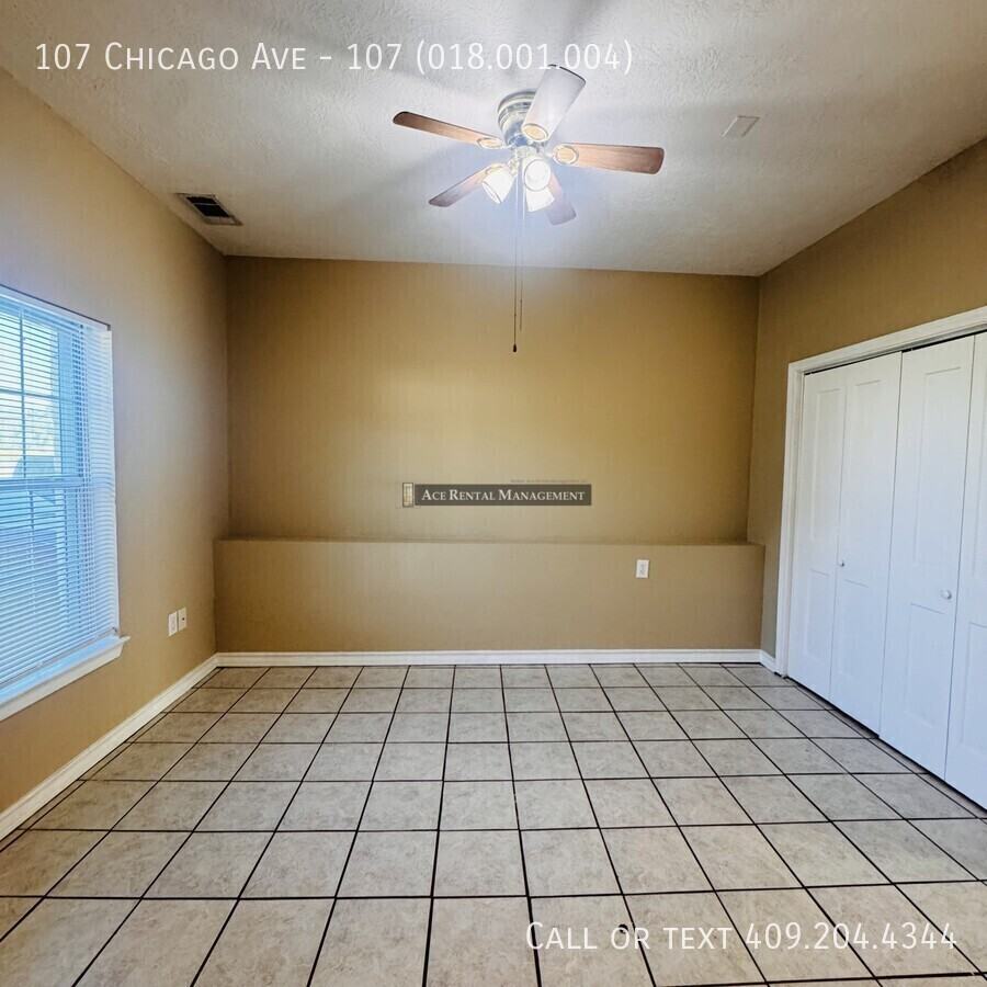 107 Chicago Ave - Photo 3 of 15