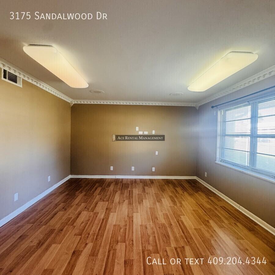 3175 Sandalwood Dr - Photo 3 of 33