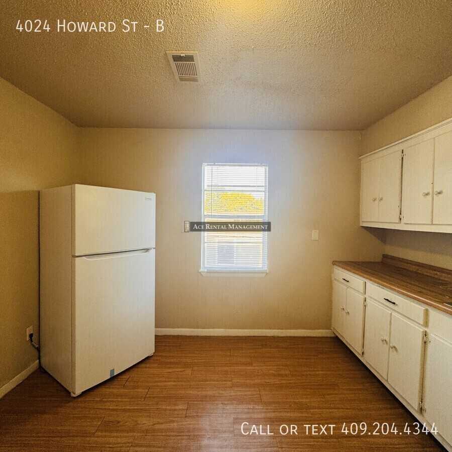 4024 Howard Street #B - Photo 5 of 12