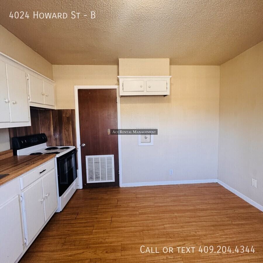 4024 Howard Street #B - Photo 6 of 12