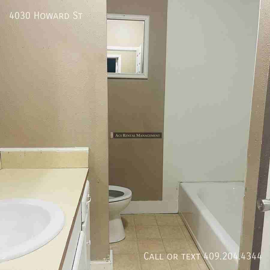4030 Howard St - Photo 6 of 7