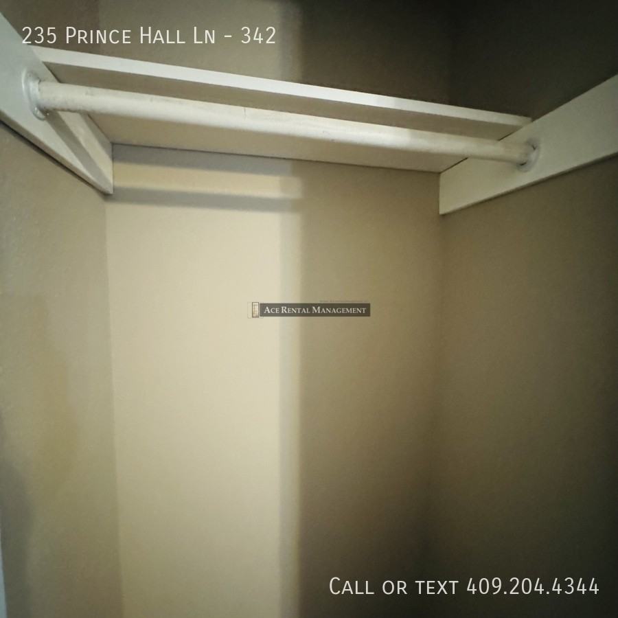 Pine Shadows Duplex Apartments - Photo 3 of 44