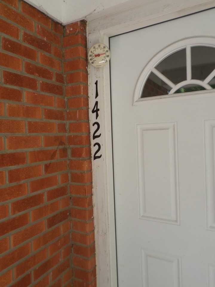 1422 Harry Road - Photo 5 of 14